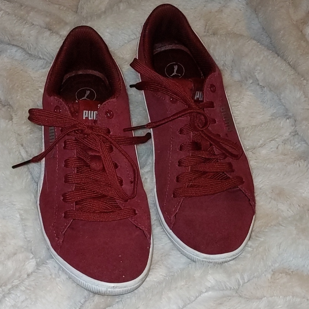 Puma tennis shoes